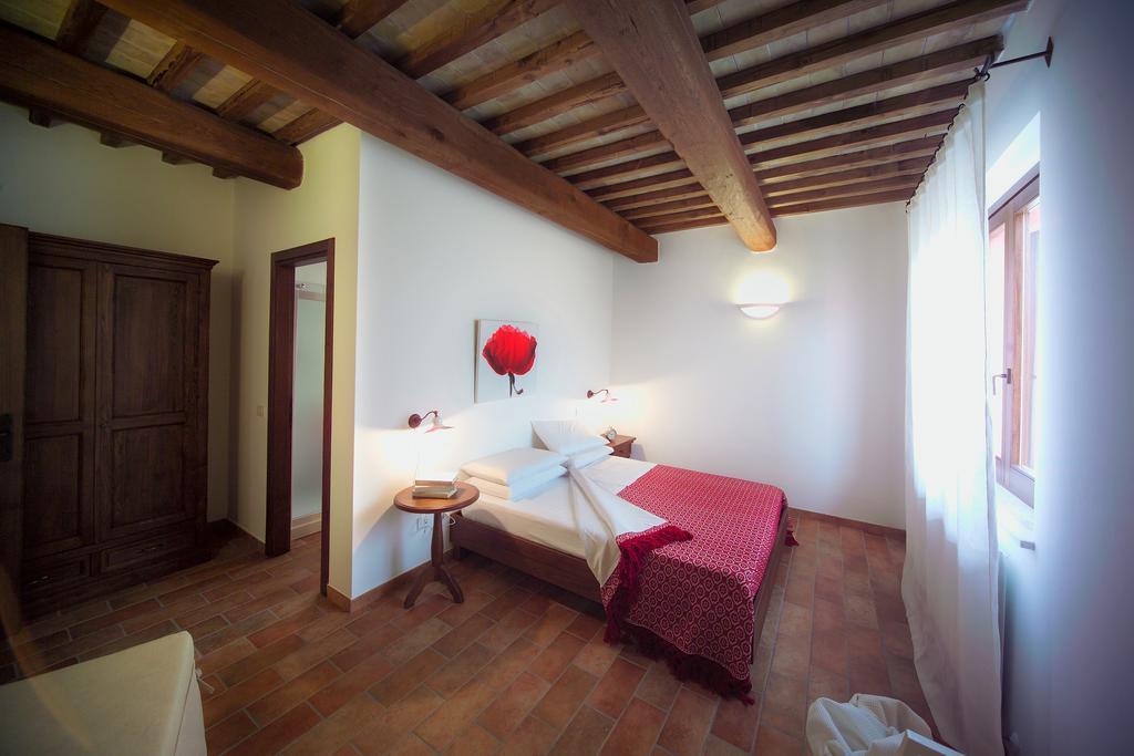 Agriturismo Casale Le Selvette Ripa 객실 사진